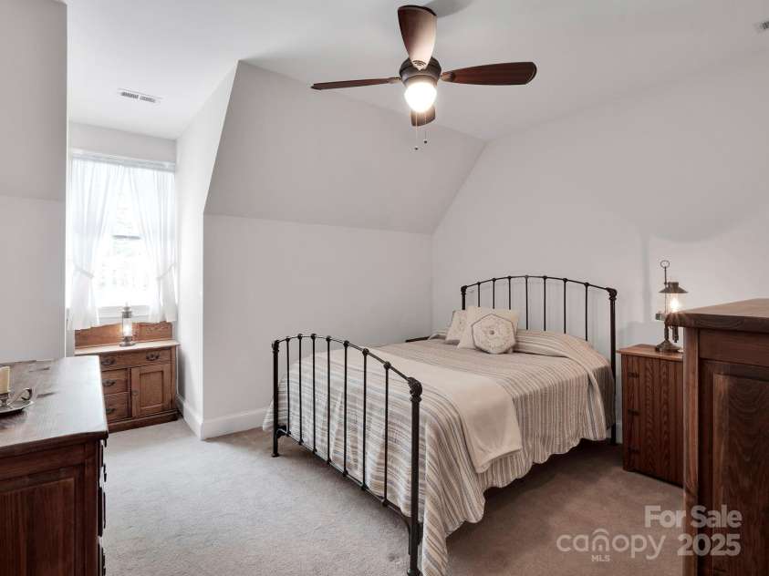 7716 Seton House Lane, Charlotte, NC 28277.  MLS# CAR4250722, YatesRealty ID 23249. 