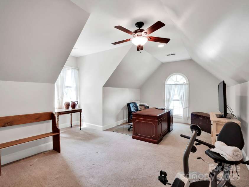 7716 Seton House Lane, Charlotte, NC 28277.  MLS# CAR4250722, YatesRealty ID 23249. 