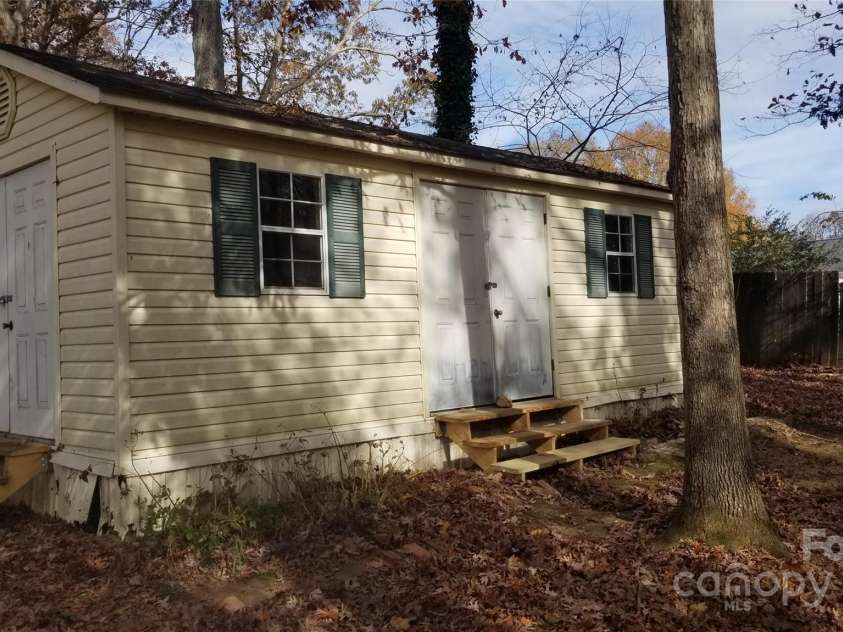441 Holly Circle, Mount Holly, NC 28120.  MLS# CAR4199925, YatesRealty ID 2325. Building