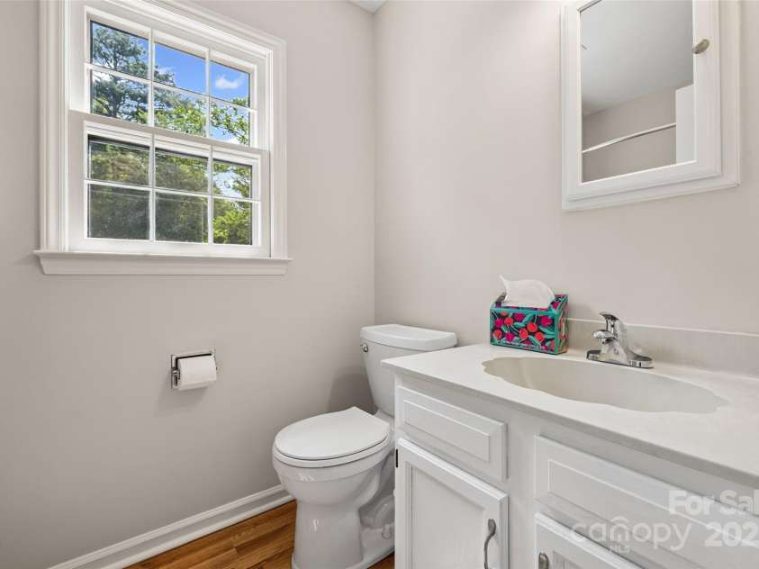 4911 Rivergreen Lane, Charlotte, NC 28227.  MLS# CAR4272250, YatesRealty ID 23250. Hall bathroom upstairs