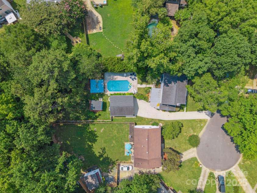 4911 Rivergreen Lane, Charlotte, NC 28227.  MLS# CAR4272250, YatesRealty ID 23250. Located on a quiet cul de sac and no HOA!!