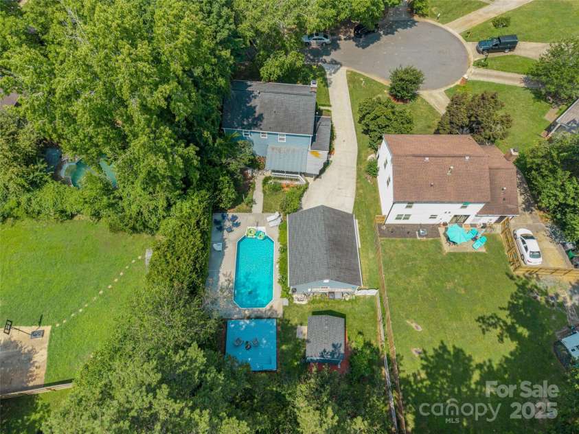 4911 Rivergreen Lane, Charlotte, NC 28227.  MLS# CAR4272250, YatesRealty ID 23250. Private fenced backyard on a cul-de-sac