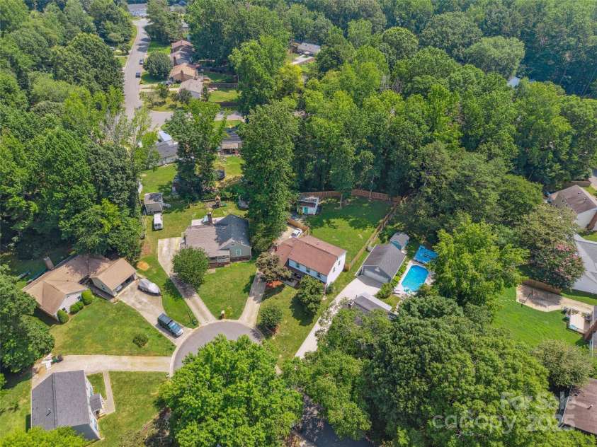 4911 Rivergreen Lane, Charlotte, NC 28227.  MLS# CAR4272250, YatesRealty ID 23250. Quiet cul-de-sac location