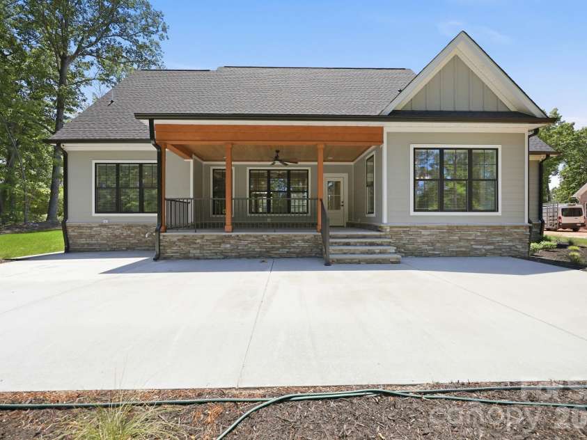 7566 Whisper Hollow Lane, Lewisville, NC 27023.  MLS# CAR4380407, YatesRealty ID 23251. 