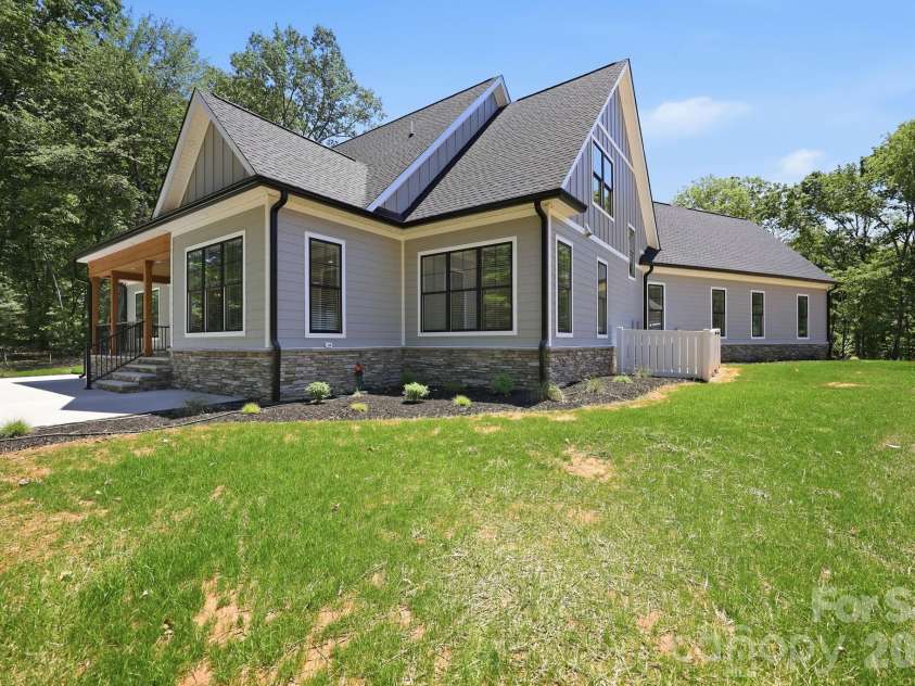 7566 Whisper Hollow Lane, Lewisville, NC 27023.  MLS# CAR4380407, YatesRealty ID 23251. 
