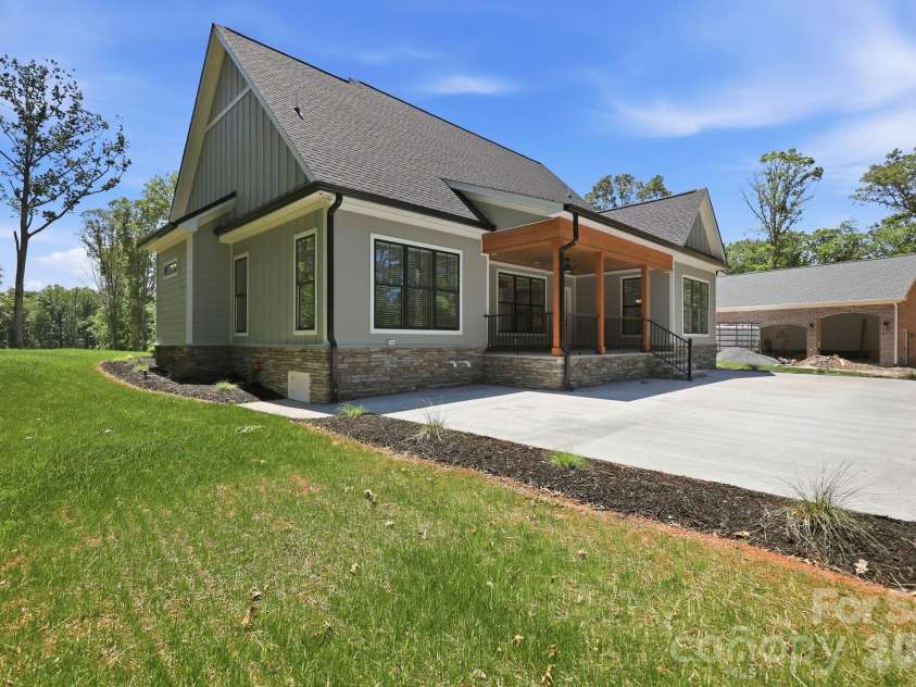 7566 Whisper Hollow Lane, Lewisville, NC 27023.  MLS# CAR4380407, YatesRealty ID 23251. 