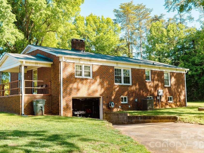 1399 Ruby Spencer Street, Newton, NC 28658.  MLS# CAR4377979, YatesRealty ID 23252. 