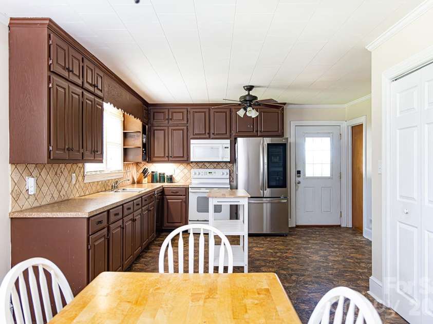 1399 Ruby Spencer Street, Newton, NC 28658.  MLS# CAR4377979, YatesRealty ID 23252. 