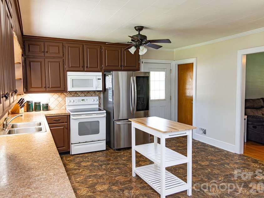 1399 Ruby Spencer Street, Newton, NC 28658.  MLS# CAR4377979, YatesRealty ID 23252. 