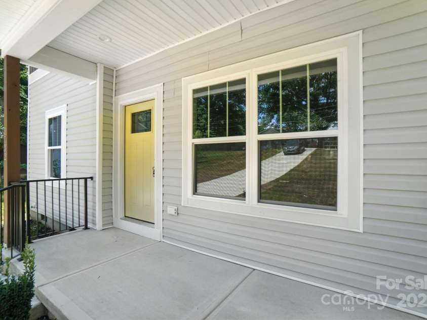 2732 Mayfair Avenue, Charlotte, NC 28208.  MLS# CAR4276122, YatesRealty ID 23252. 