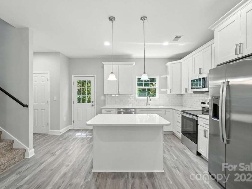 2732 Mayfair Avenue, Charlotte, NC 28208.  MLS# CAR4276122, YatesRealty ID 23252. 