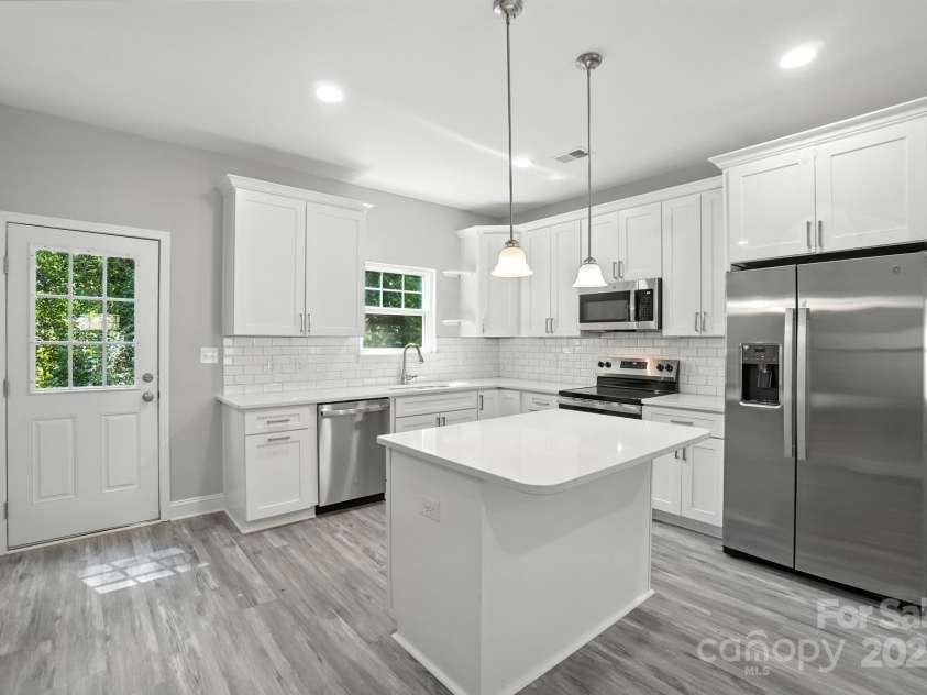 2732 Mayfair Avenue, Charlotte, NC 28208.  MLS# CAR4276122, YatesRealty ID 23252. 