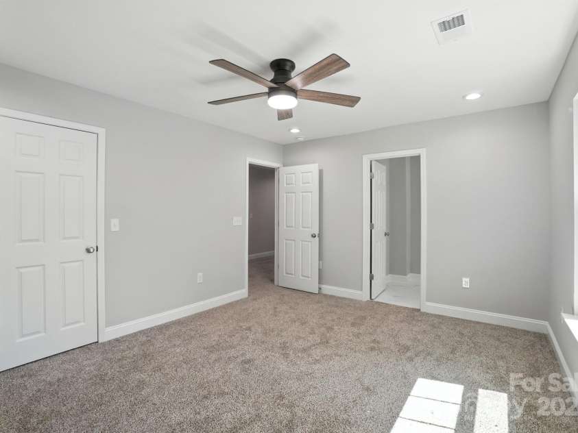 2732 Mayfair Avenue, Charlotte, NC 28208.  MLS# CAR4276122, YatesRealty ID 23252. 