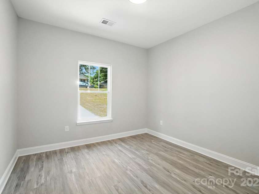 2732 Mayfair Avenue, Charlotte, NC 28208.  MLS# CAR4276122, YatesRealty ID 23252. 