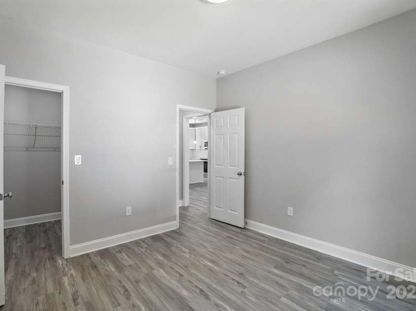 2732 Mayfair Avenue, Charlotte, NC 28208.  MLS# CAR4276122, YatesRealty ID 23252. 