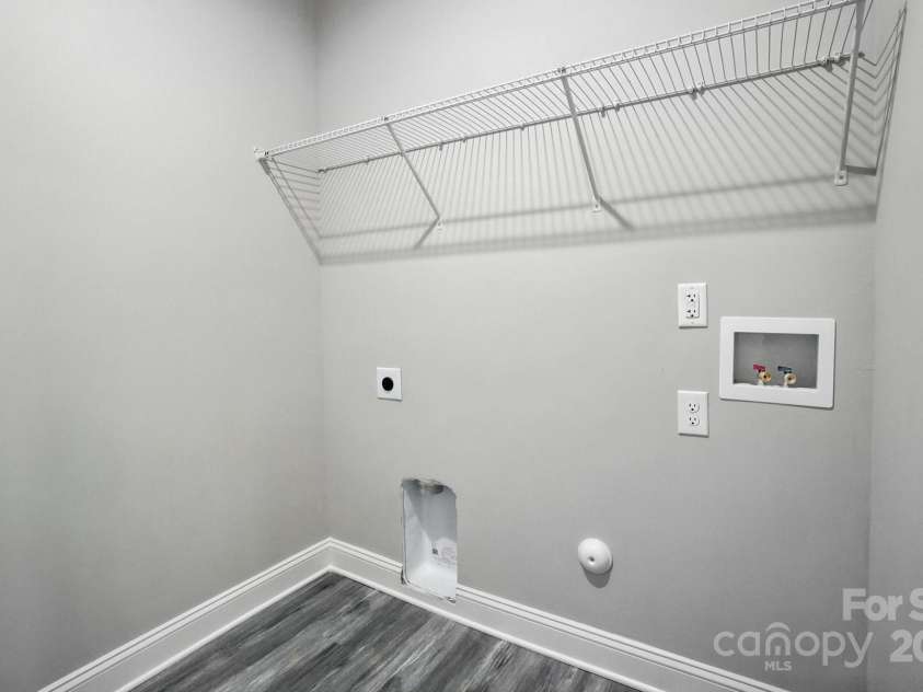 2732 Mayfair Avenue, Charlotte, NC 28208.  MLS# CAR4276122, YatesRealty ID 23252. 