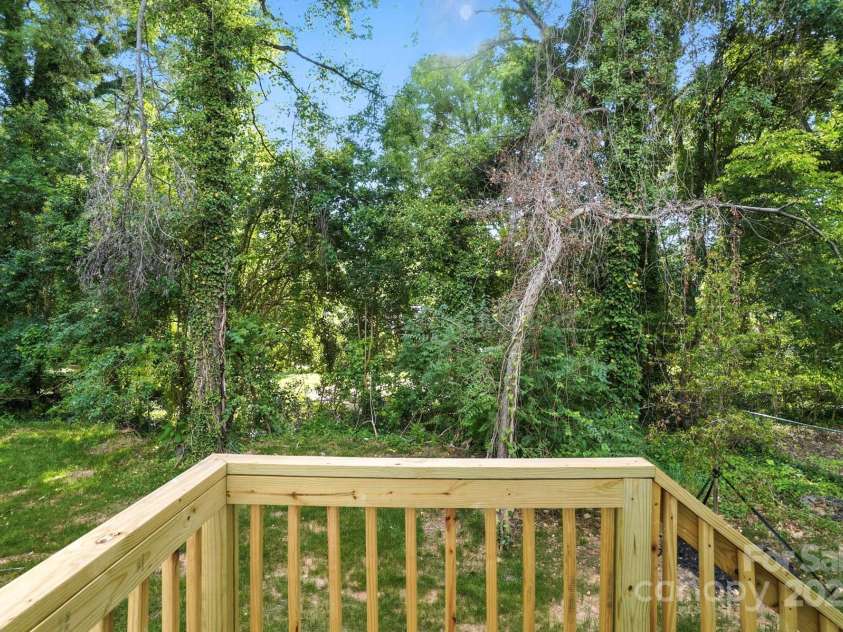 2732 Mayfair Avenue, Charlotte, NC 28208.  MLS# CAR4276122, YatesRealty ID 23252. 