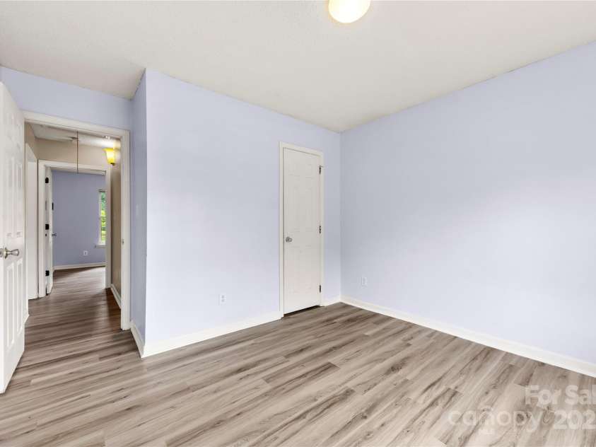 522 Klondike Lane, Charlotte, NC 28216.  MLS# CAR4264458, YatesRealty ID 23253. 