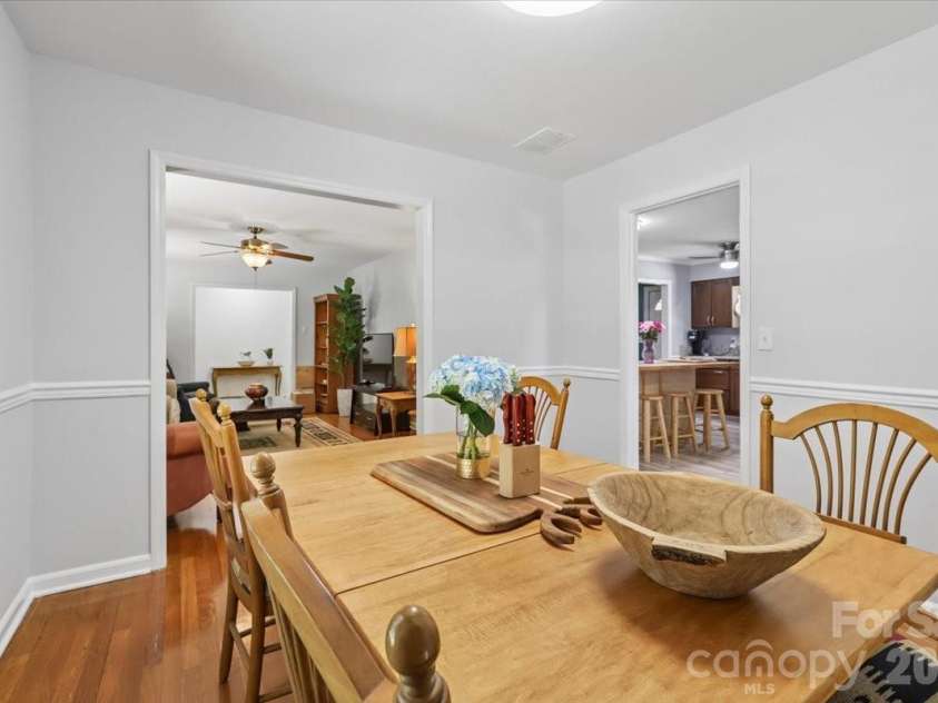 13507 Four Oaks Lane, Matthews, NC 28105.  MLS# CAR4383219, YatesRealty ID 23254. 