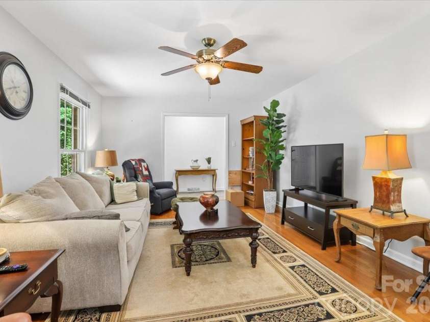 13507 Four Oaks Lane, Matthews, NC 28105.  MLS# CAR4383219, YatesRealty ID 23254. 
