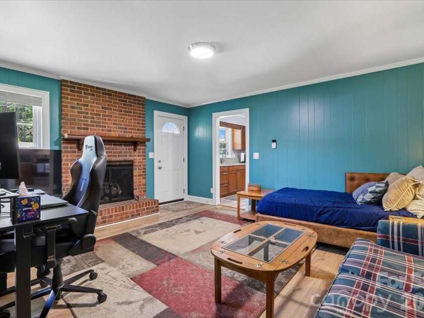 13507 Four Oaks Lane, Matthews, NC 28105.  MLS# CAR4383219, YatesRealty ID 23254. 