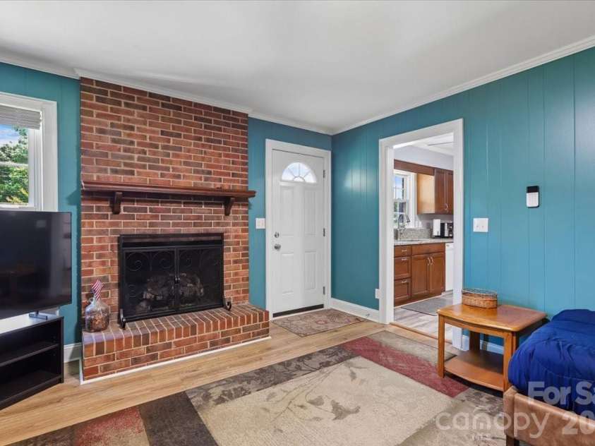 13507 Four Oaks Lane, Matthews, NC 28105.  MLS# CAR4383219, YatesRealty ID 23254. 