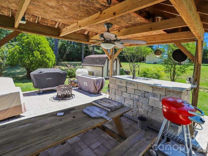 13507 Four Oaks Lane, Matthews, NC 28105.  MLS# CAR4383219, YatesRealty ID 23254. Great for parties