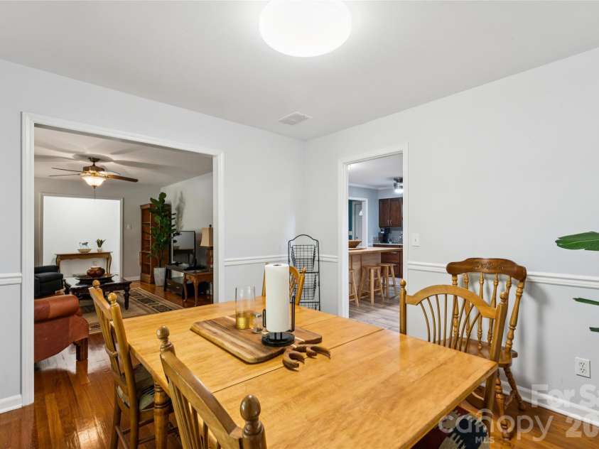 13507 Four Oaks Lane, Matthews, NC 28105.  MLS# CAR4424835, YatesRealty ID 23254. 