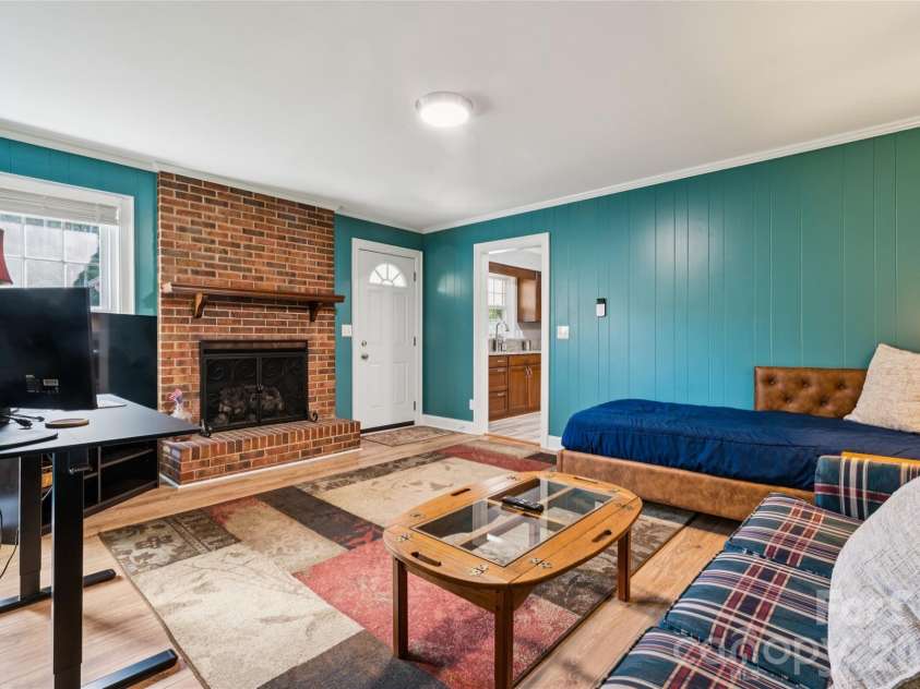 13507 Four Oaks Lane, Matthews, NC 28105.  MLS# CAR4424835, YatesRealty ID 23254. 