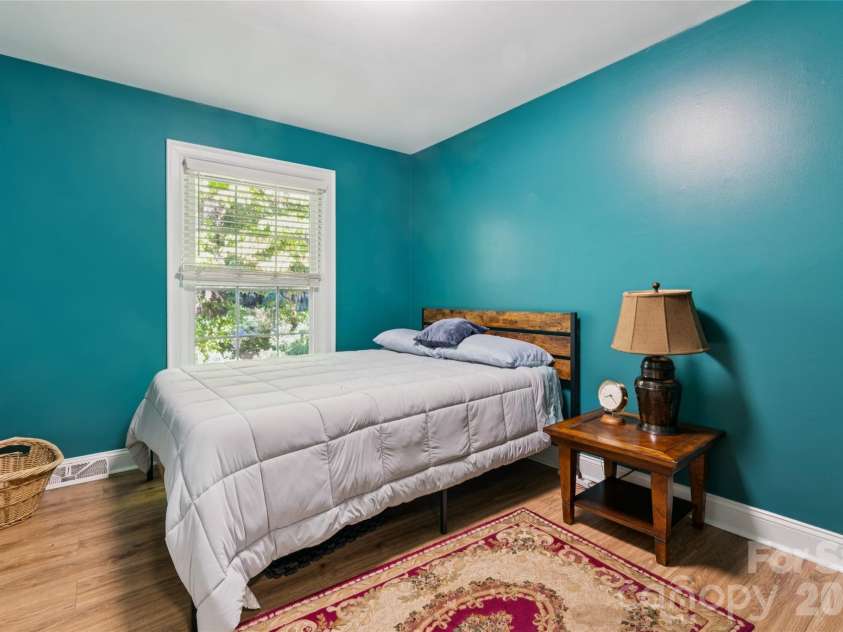 13507 Four Oaks Lane, Matthews, NC 28105.  MLS# CAR4424835, YatesRealty ID 23254. 