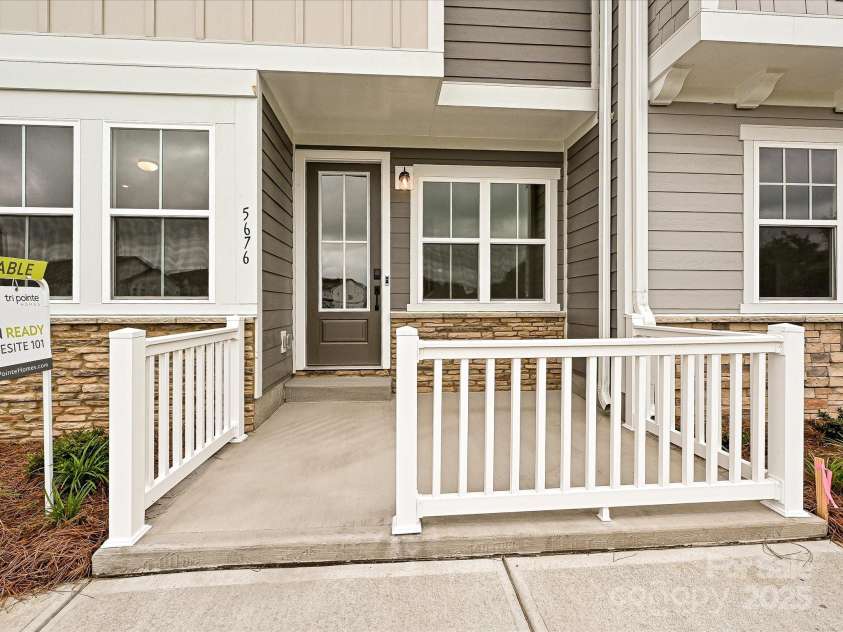 5676 Clear Creek Lane, Charlotte, NC 28215.  MLS# CAR4199092, YatesRealty ID 23254. 