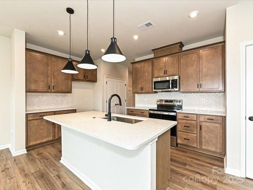 5676 Clear Creek Lane, Charlotte, NC 28215.  MLS# CAR4199092, YatesRealty ID 23254. 