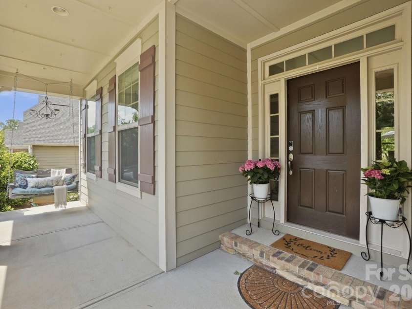 522 Iron Horse Lane, Midland, NC 28107.  MLS# CAR4374807, YatesRealty ID 23256. Great front poch
