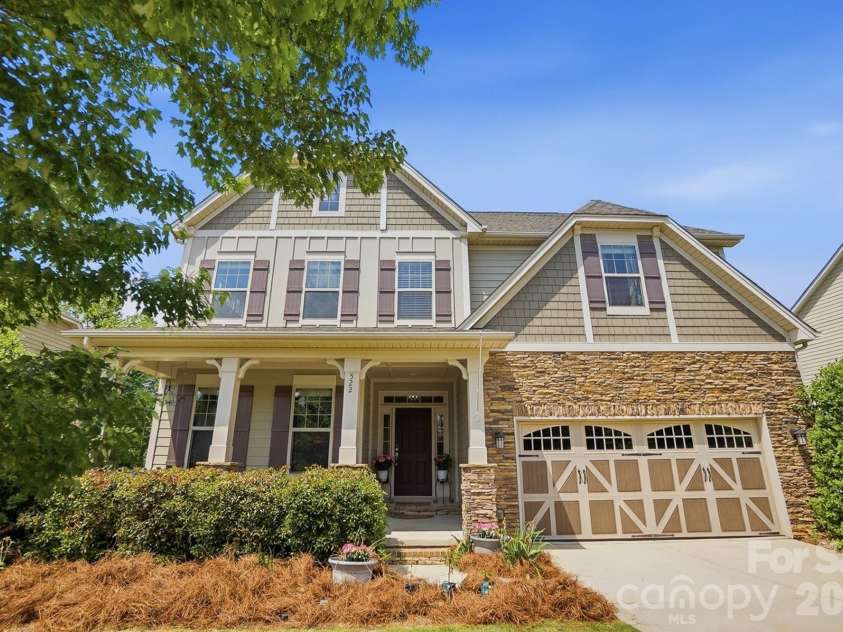 522 Iron Horse Lane, Midland, NC 28107.  MLS# CAR4374807, YatesRealty ID 23256. Welcome Home
