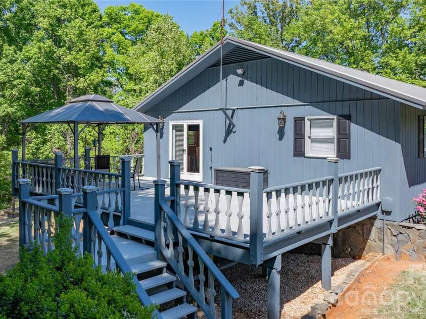 7362 Volunteer Rescue Road, Denton, NC 27239.  MLS# CAR4370916, YatesRealty ID 23257. 30x16 Deck