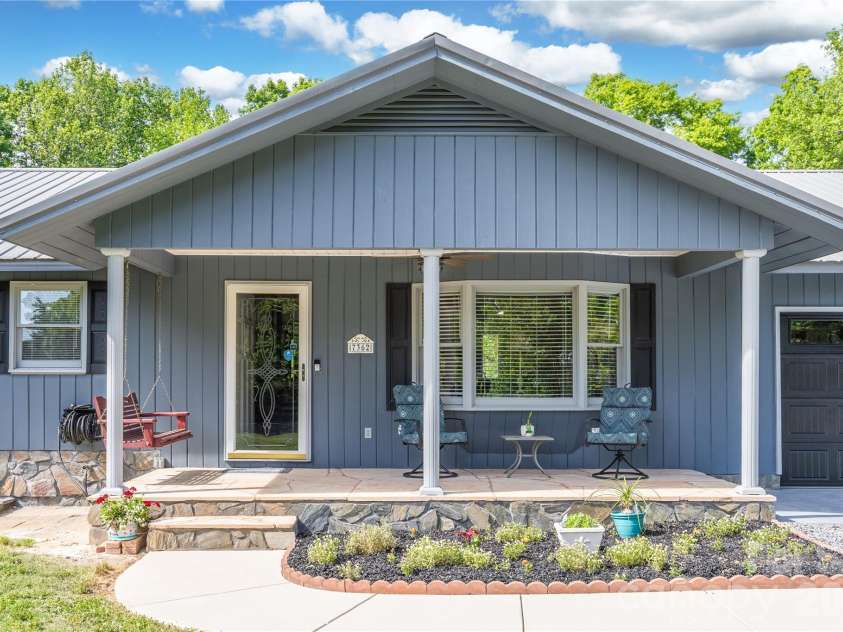 7362 Volunteer Rescue Road, Denton, NC 27239.  MLS# CAR4370916, YatesRealty ID 23257. Covered front porch