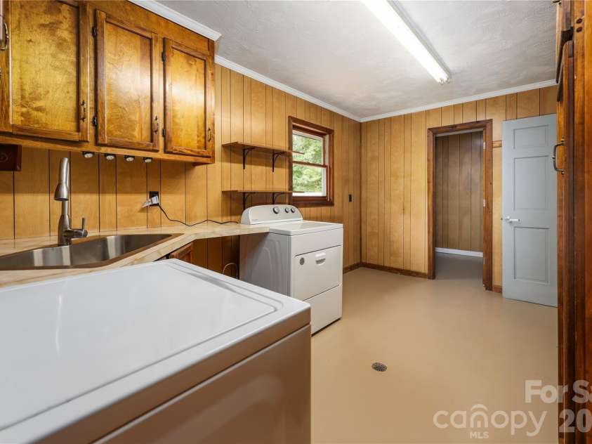 7362 Volunteer Rescue Road, Denton, NC 27239.  MLS# CAR4370916, YatesRealty ID 23257. Laundry room