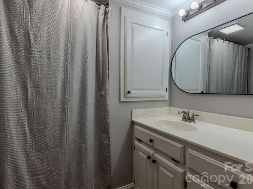 505 Mountain Street, Kings Mountain, NC 28086.  MLS# CAR4375572, YatesRealty ID 23259. 