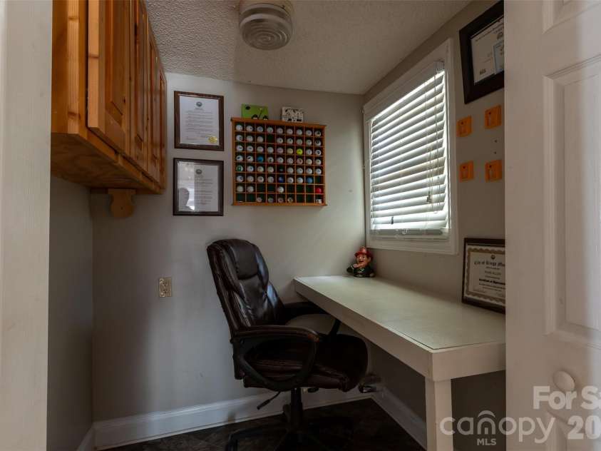 505 Mountain Street, Kings Mountain, NC 28086.  MLS# CAR4375572, YatesRealty ID 23259. 