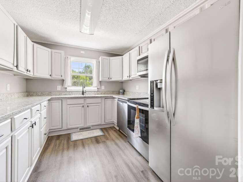 204 Harrelson Road, Cherryville, NC 28021.  MLS# CAR4373774, YatesRealty ID 23260. Kitchen