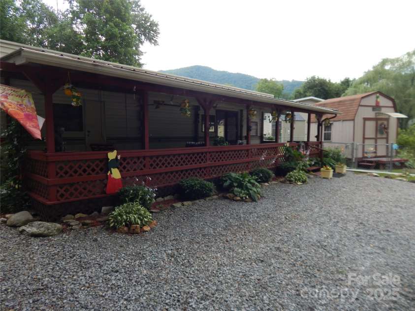 90 Park Place, Maggie Valley, NC 28751.  MLS# CAR4275343, YatesRealty ID 23263. 