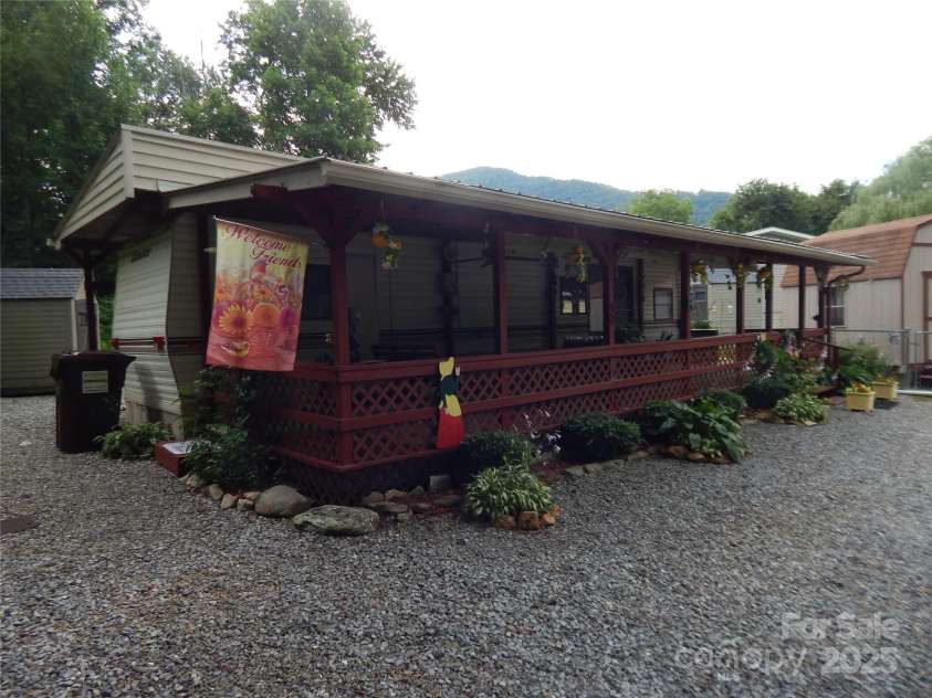 90 Park Place, Maggie Valley, NC 28751.  MLS# CAR4275343, YatesRealty ID 23263. 