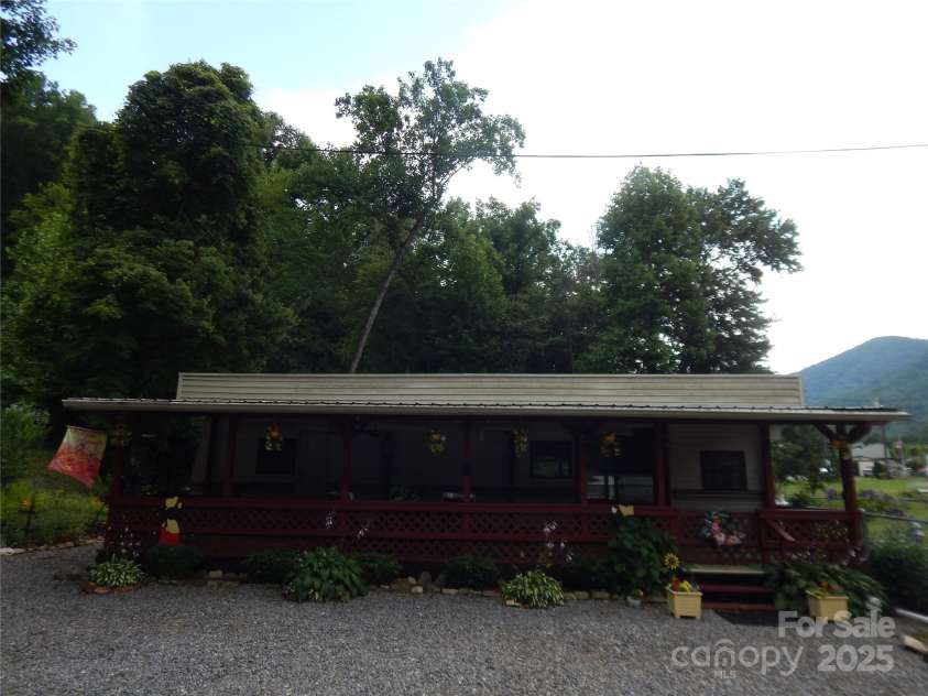 90 Park Place, Maggie Valley, NC 28751.  MLS# CAR4275343, YatesRealty ID 23263. 
