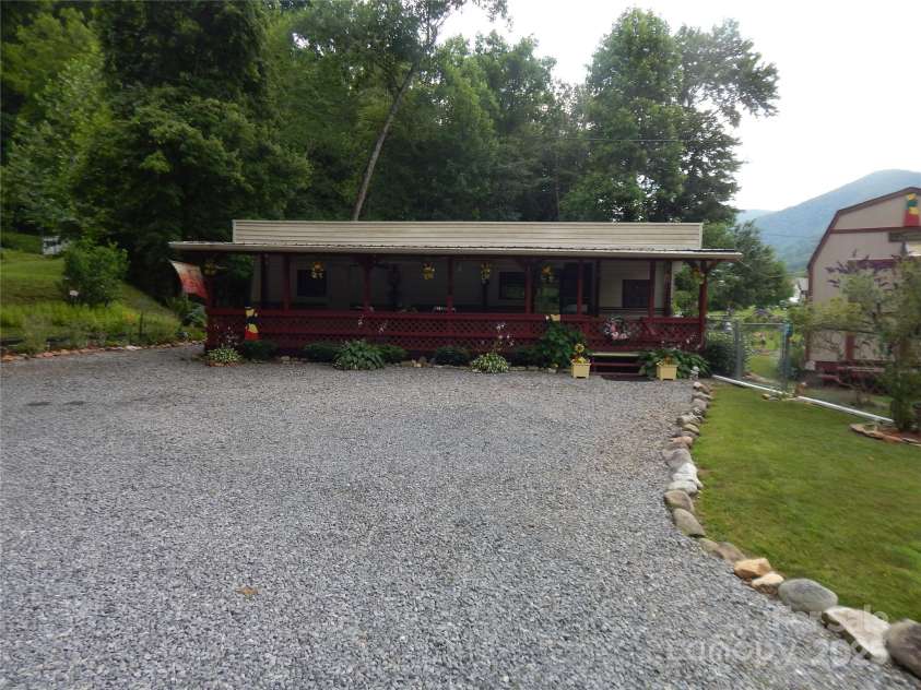 90 Park Place, Maggie Valley, NC 28751.  MLS# CAR4275343, YatesRealty ID 23263. 