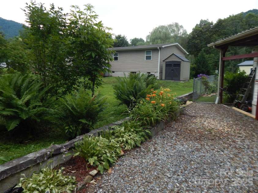 90 Park Place, Maggie Valley, NC 28751.  MLS# CAR4275343, YatesRealty ID 23263. 