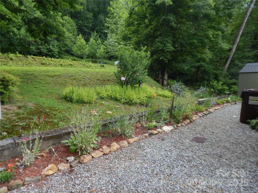 90 Park Place, Maggie Valley, NC 28751.  MLS# CAR4275343, YatesRealty ID 23263. 