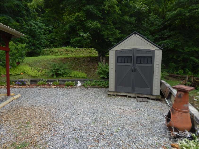 90 Park Place, Maggie Valley, NC 28751.  MLS# CAR4275343, YatesRealty ID 23263. 