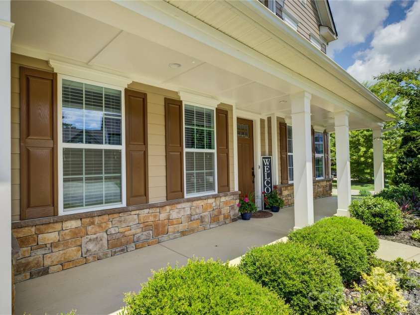 15417 Cimarron Hills Lane, Charlotte, NC 28278.  MLS# CAR4394645, YatesRealty ID 23264. 