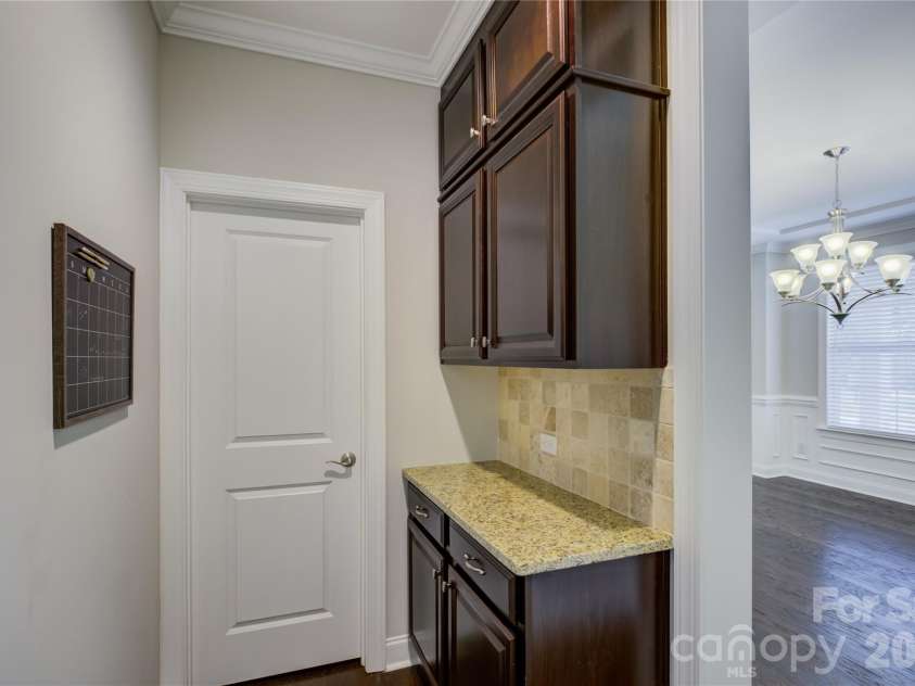 15417 Cimarron Hills Lane, Charlotte, NC 28278.  MLS# CAR4394645, YatesRealty ID 23264. 