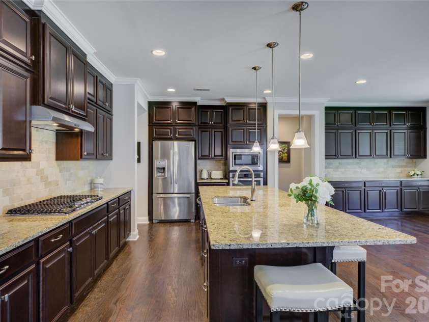 15417 Cimarron Hills Lane, Charlotte, NC 28278.  MLS# CAR4394645, YatesRealty ID 23264. 